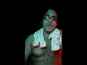 Carloslove1972 Chaturbate stream image from April 04, 2026