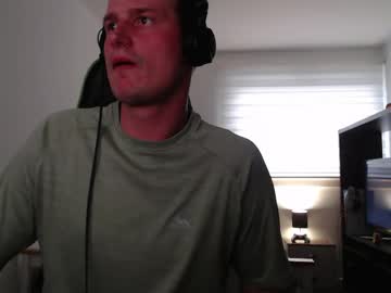 Easypeasyglasgow Chaturbate stream image from April 04, 2026