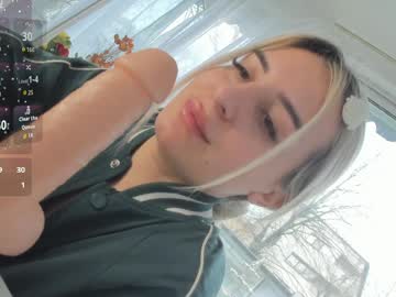 Ella_Vee Chaturbate stream image from April 04, 2026