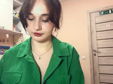 Alenebroussard Chaturbate stream image from April 04, 2026