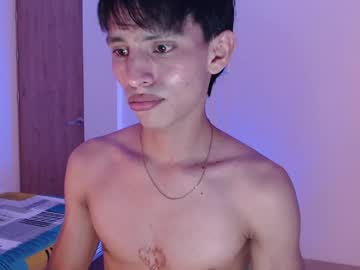 Andrew_Courtz Chaturbate stream image from April 04, 2026