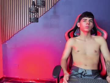 Mikefoox Chaturbate stream image from April 04, 2026