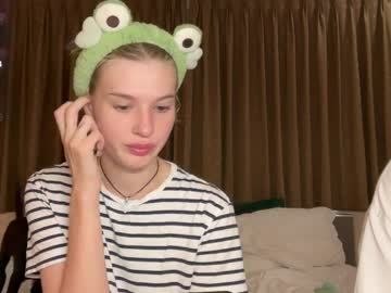 Pussymoneywet Chaturbate stream image from April 04, 2026
