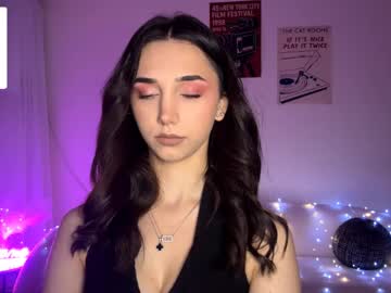 Lilihalvorsen Chaturbate stream image from April 04, 2026
