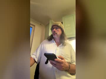 Hombresalvatge Chaturbate stream image from April 05, 2026