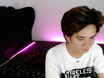 Skyloquitexx Chaturbate stream image from April 05, 2026
