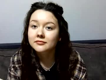 Twannastilts Chaturbate stream image from April 05, 2026