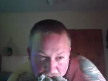 Softbakedaftrdrk Chaturbate stream image from April 06, 2026