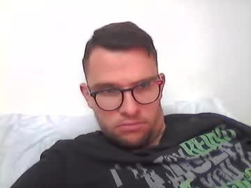Hardboylovemilfmoom Chaturbate stream image from April 06, 2026
