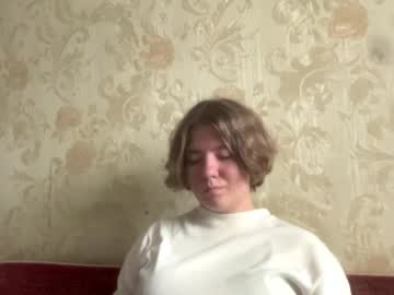 Karolnewlin Chaturbate stream image from April 06, 2026