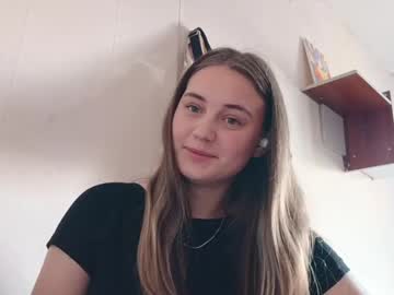 Eveliaballiett Chaturbate stream image from April 07, 2026