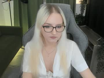 Violamore Chaturbate stream image from April 07, 2026