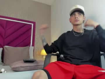 Dominic_Foox Chaturbate stream image from April 07, 2026
