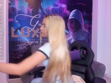 Miacarperrlux Chaturbate stream image from April 07, 2026