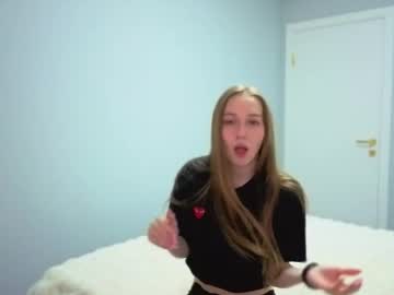 Alllura Chaturbate stream image from April 07, 2026