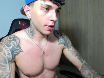 Derekmuller11 Chaturbate stream image from April 07, 2026
