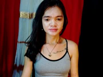 Petitepinaycyrenets Chaturbate stream image from April 08, 2026