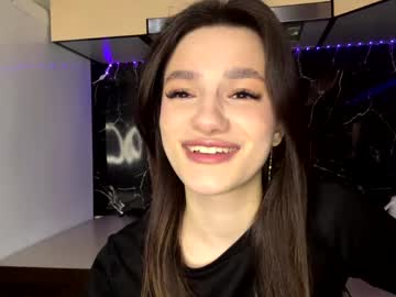 Chasitykuhnle Chaturbate stream image from April 08, 2026