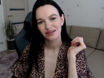 Lilliyves Chaturbate stream image from April 08, 2026