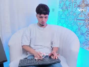 Newdannii Chaturbate stream image from April 08, 2026