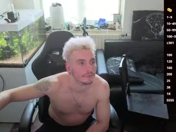 Rayzel31 Chaturbate stream image from April 08, 2026