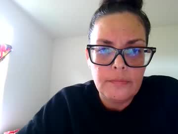Pamelonaa Chaturbate stream image from April 08, 2026