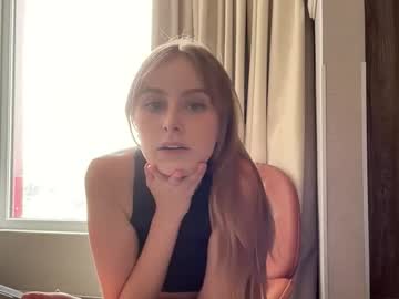 Ellykeyofficial Chaturbate stream image from April 08, 2026