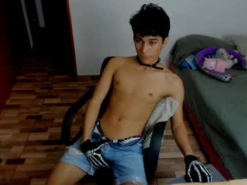 Aliotttwink Chaturbate stream image from April 09, 2026