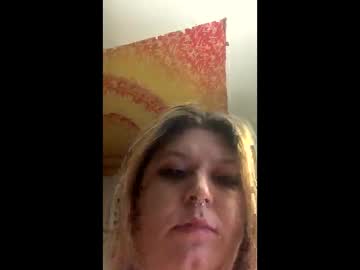 Queeeendeepthrot Chaturbate stream image from April 09, 2026