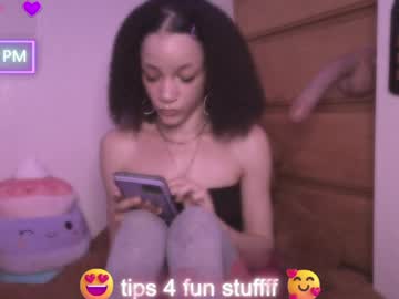 Abruisedpeach Chaturbate stream image from April 09, 2026