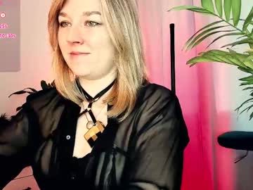 5_In_One Chaturbate stream image from April 09, 2026