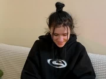 Heikedowtin Chaturbate stream image from April 09, 2026