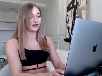 Mistressuniverse Chaturbate stream image from April 09, 2026