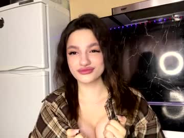 Chasitykuhnle Chaturbate stream image from April 09, 2026
