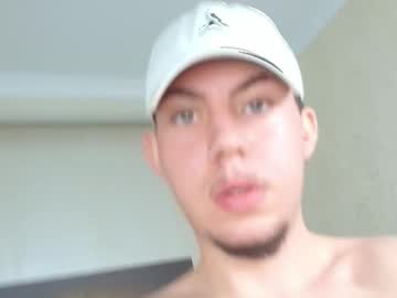 Krewvaughn Chaturbate stream image from April 09, 2026