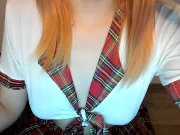 Evelinacat Chaturbate stream image from April 10, 2026