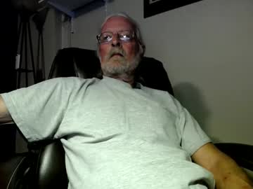 Whofcares2 Chaturbate stream image from April 10, 2026