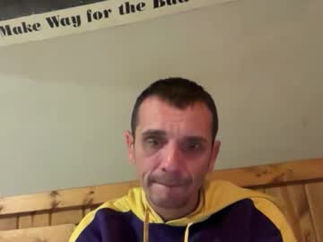 Bennymn Chaturbate stream image from April 10, 2026