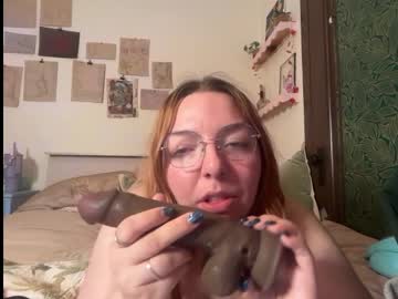 Curvycate127 Chaturbate stream image from April 10, 2026