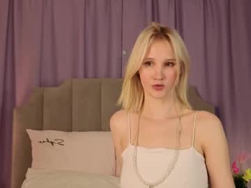 Lilimew Chaturbate stream image from April 10, 2026