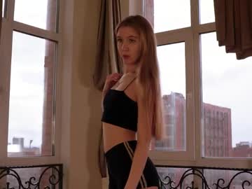 Sirevelle Chaturbate stream image from April 10, 2026