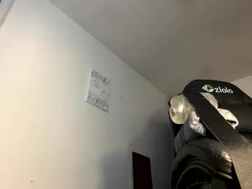 Onedayonedollar Chaturbate stream image from April 10, 2026