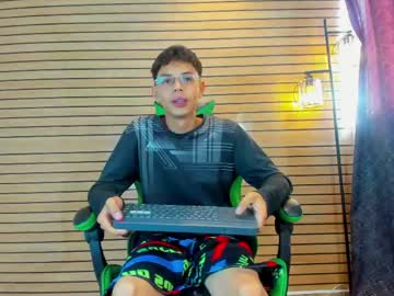 Skiiny_Boy Chaturbate stream image from April 10, 2026