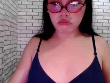 Hoelymelissaa Chaturbate stream image from April 10, 2026