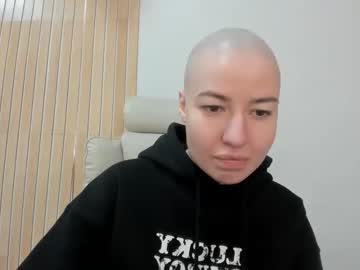 Julia_Bright Chaturbate stream image from April 10, 2026