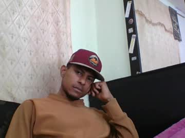 Sexyleon69 Chaturbate stream image from April 10, 2026