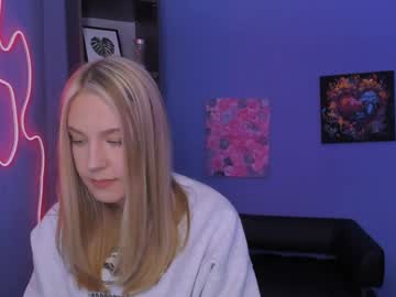 Shinykaya Chaturbate stream image from April 10, 2026