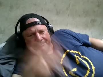 Spankmebitches1 Chaturbate stream image from April 10, 2026
