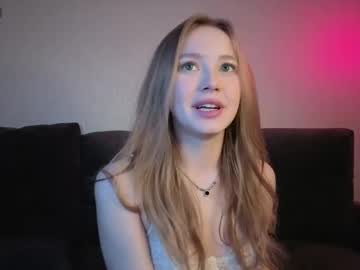 Elinamilller Chaturbate stream image from April 10, 2026