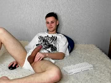 Robert10211 Chaturbate stream image from April 10, 2026